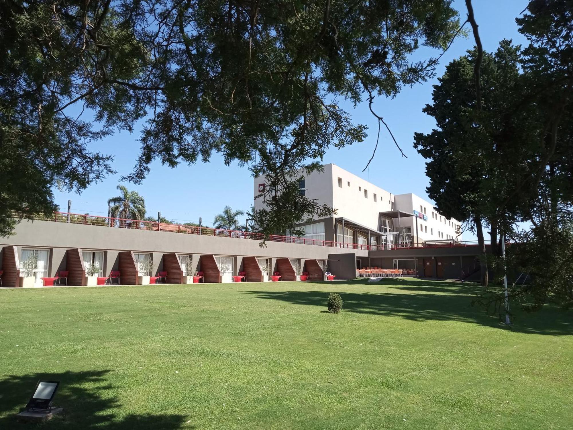 Amerian Villa Del Dique Exterior photo